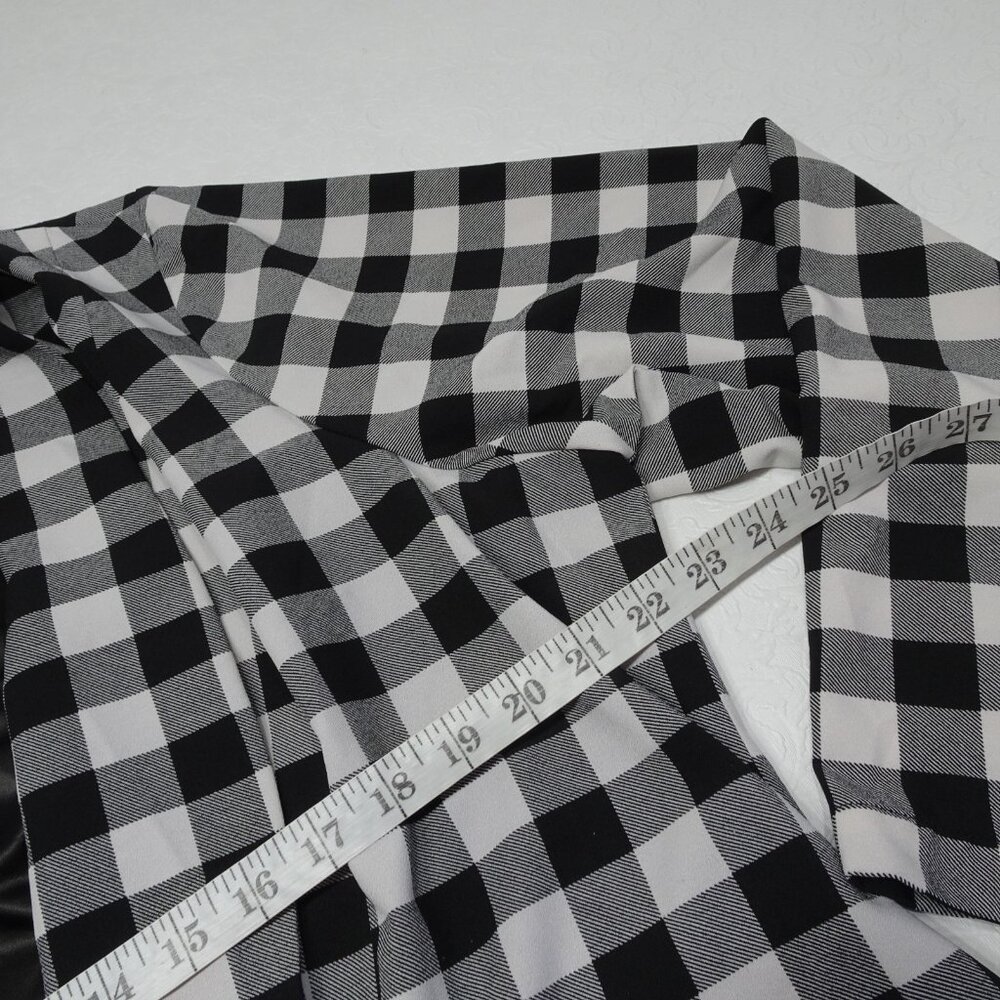 Studio by TORRID Plus Size 3X Classic Shawl Collar Plaid Open Blazer with Pocket - Picture 5 of 15